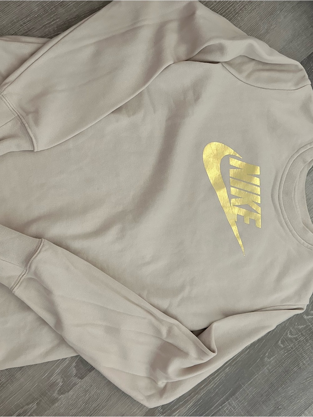 Nike Cream Crewneck Sweatshirt with Black Tag